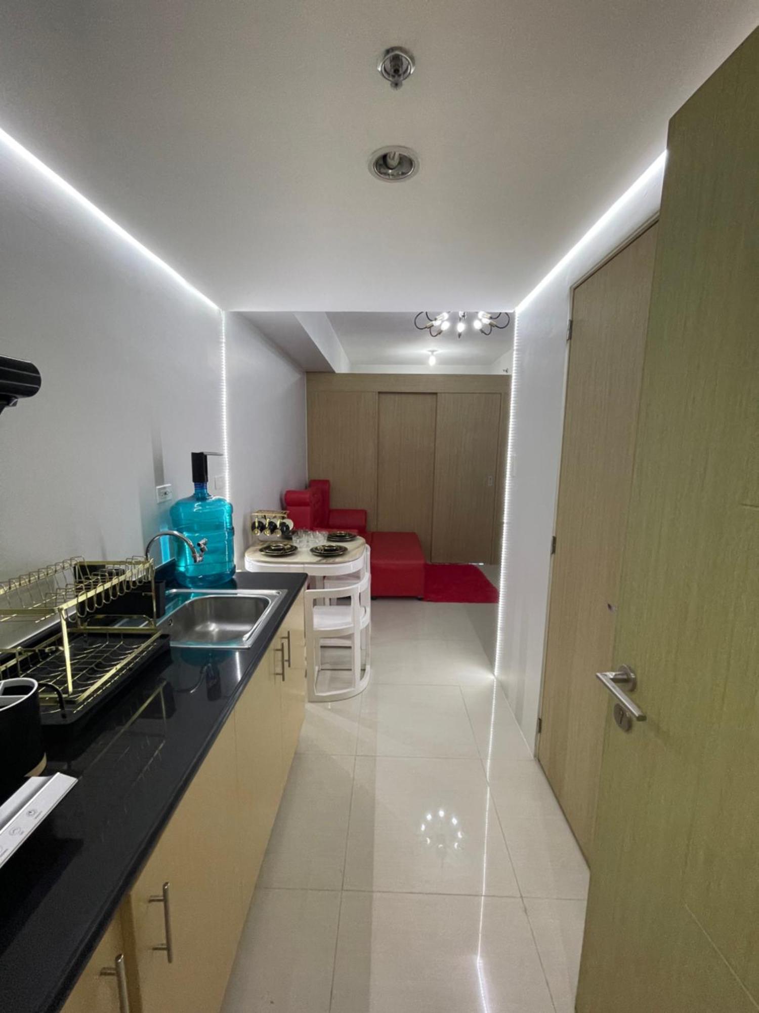 Apartment A Premium In A Prime Location Connected To Sm North Edsa Mall And Walking Distance To Solaire And Casino And Trinoma Mall In Quezon *