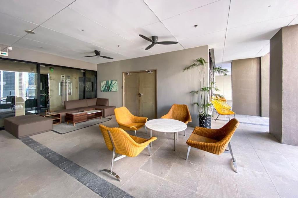 Apartment Stayhere Bgc Studio For Business Icon Plaza Bgc Manila