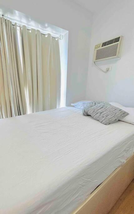 Budget 2 Bedroom With Free Parking Near Naia Apartment