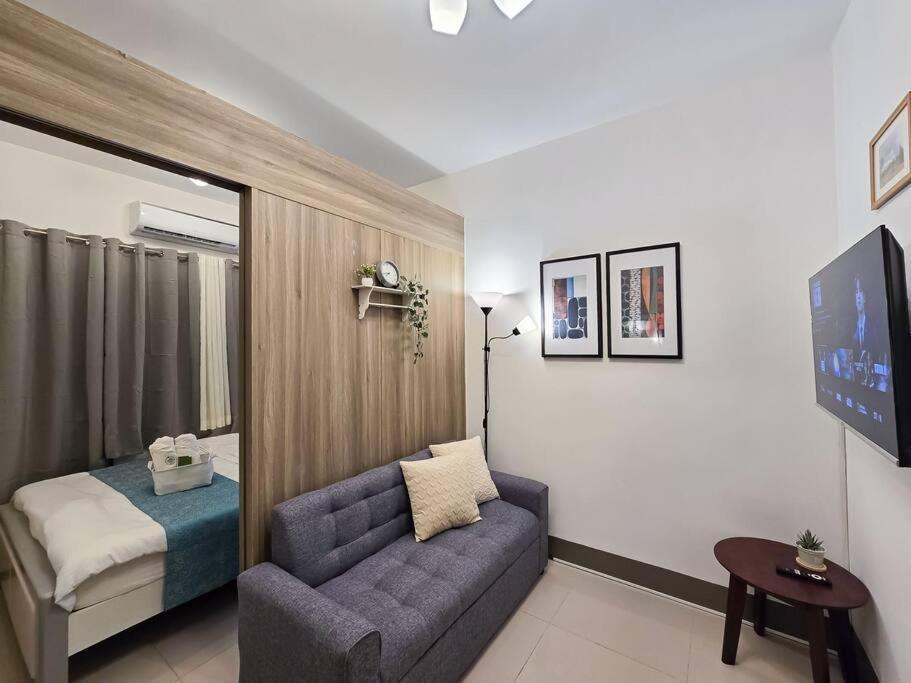 1br Unit Condotel W Balcony Fame Residences -fm23 * Manila