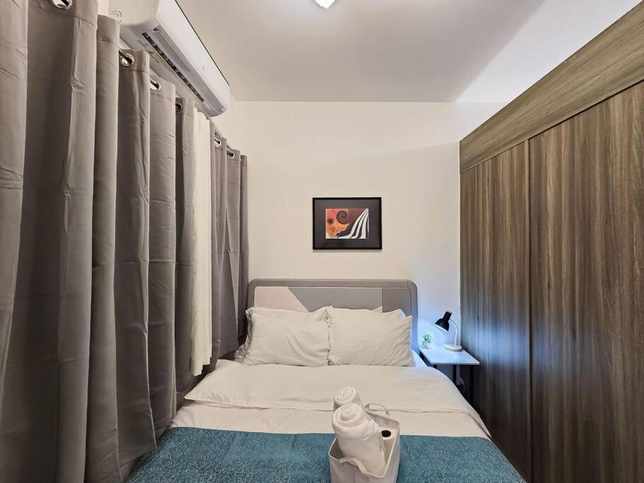 1br Unit Condotel W Balcony Fame Residences -fm23 Apartment Manila