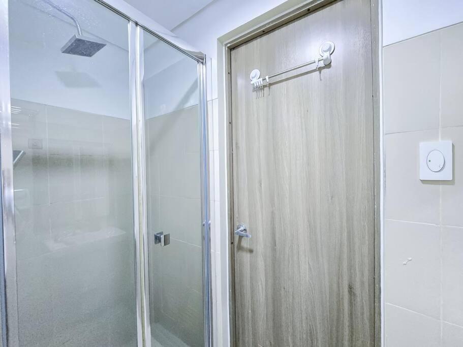 1br Unit Condotel W Balcony Fame Residences -fm23 * Manila