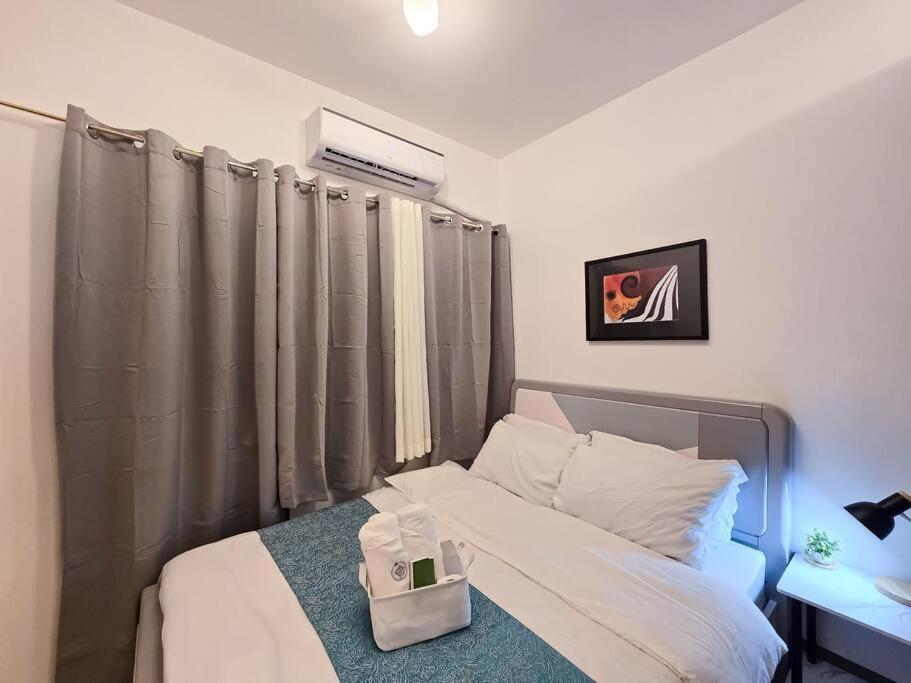 Apartment 1br Unit Condotel W Balcony Fame Residences -fm23 Manila