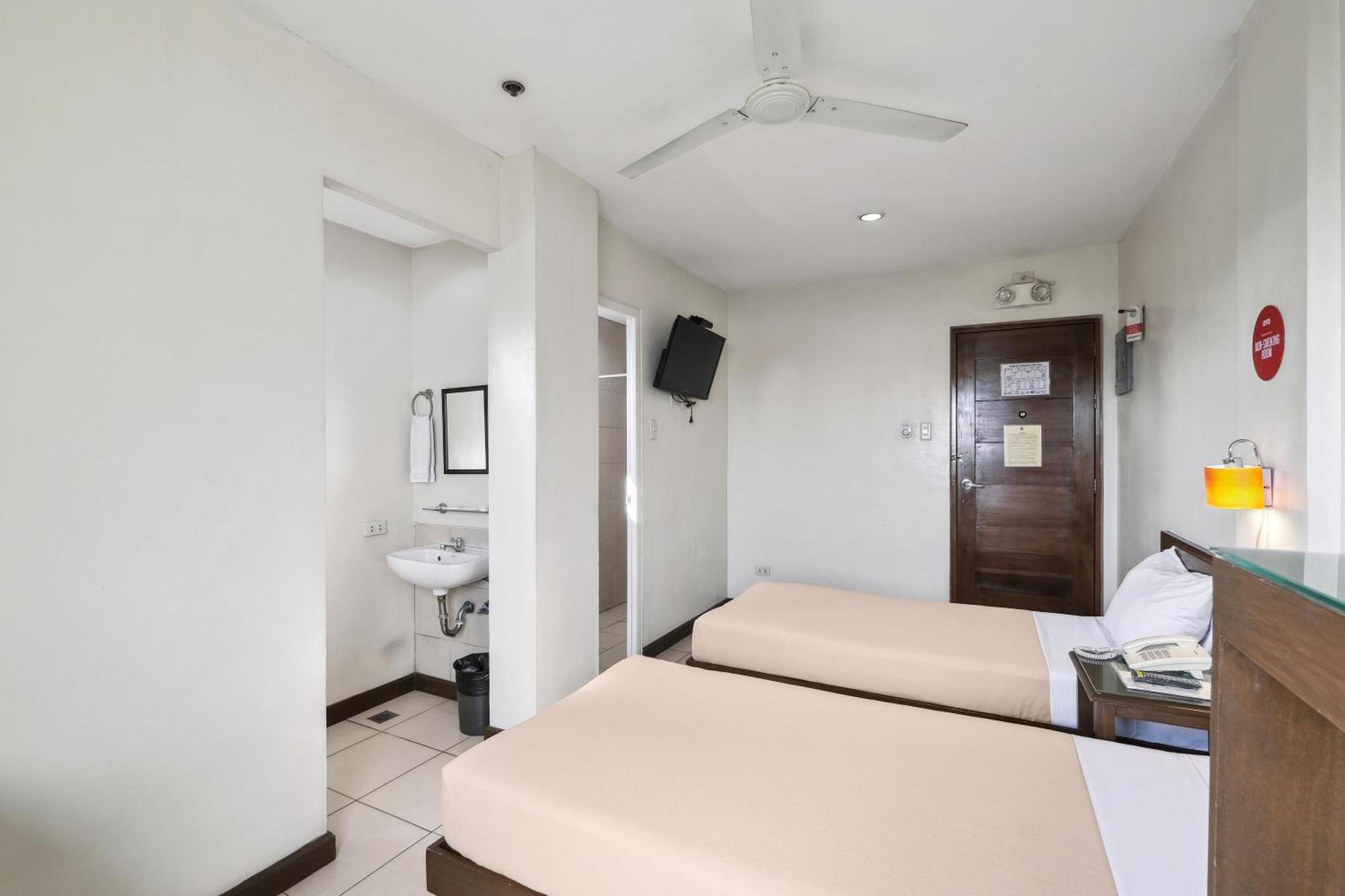 Hotel Governor Forbes - Center Manila