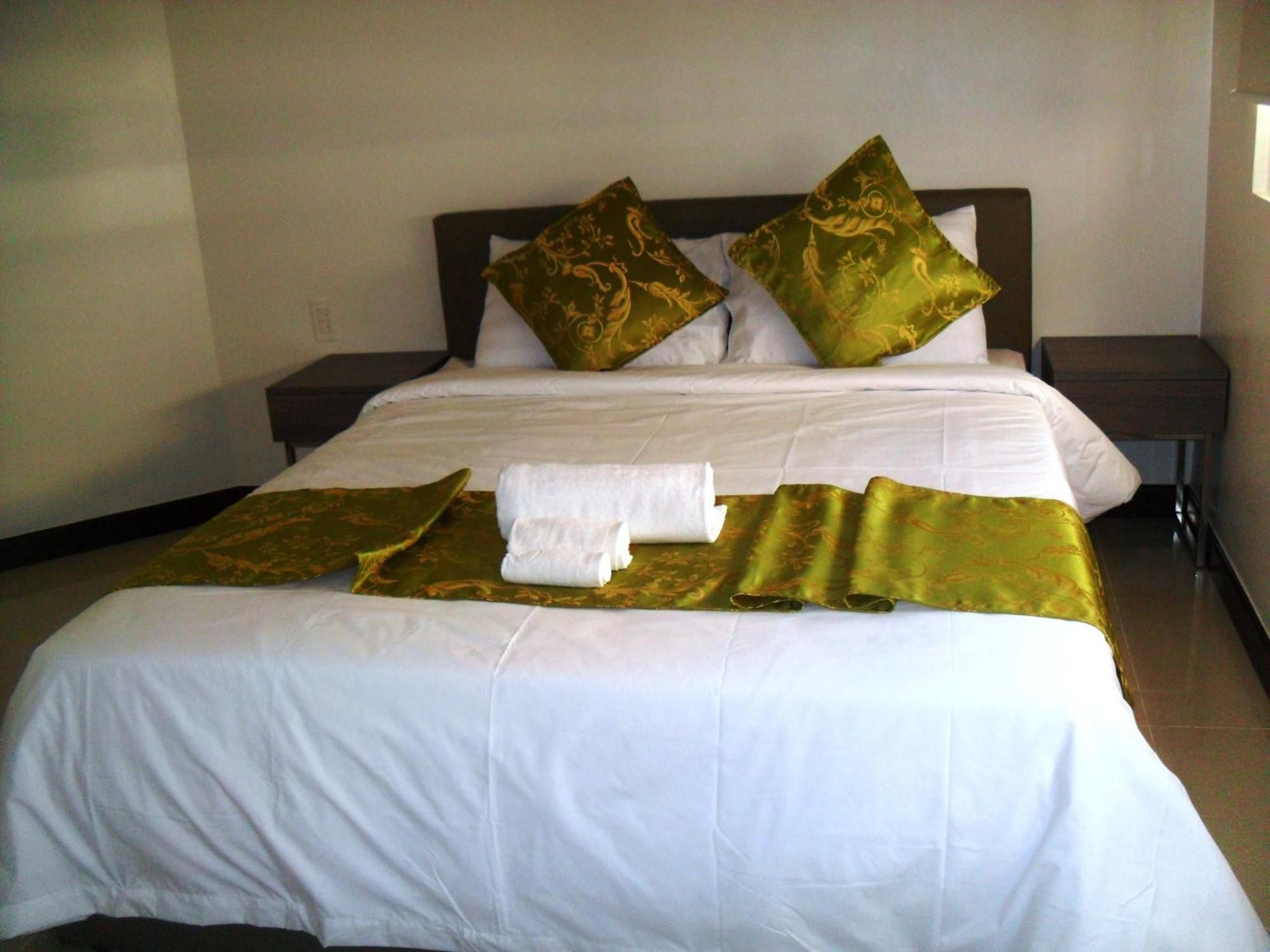 Extremeli Powered By Cocotel Apartment Manila