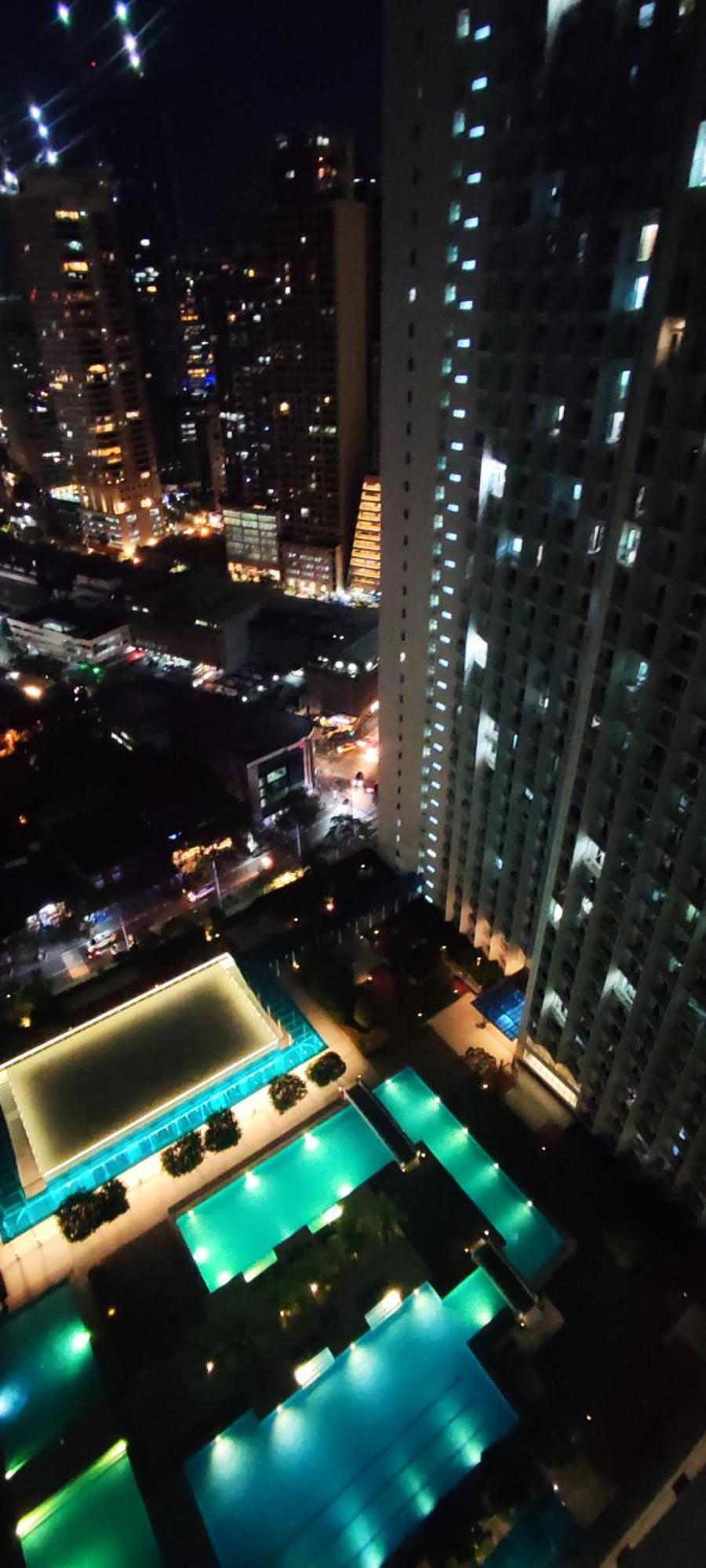 Linda's * Manila