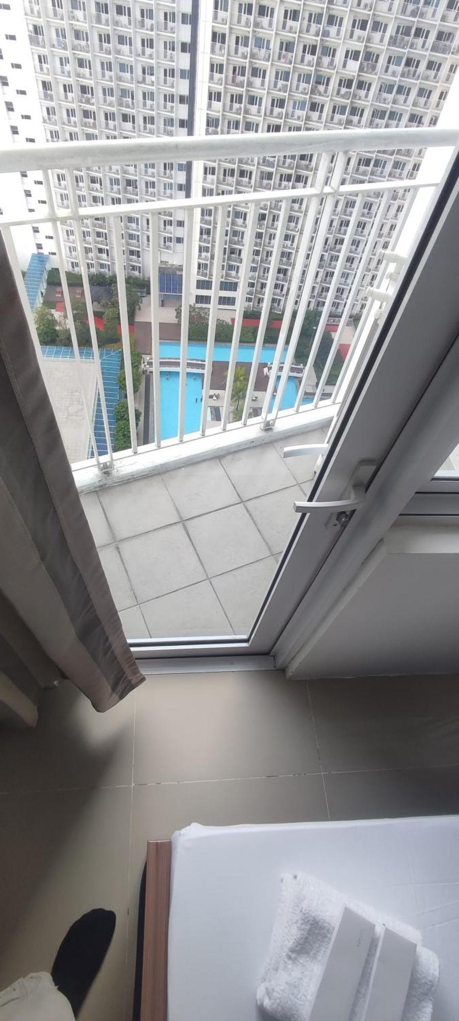 Linda's * Manila
