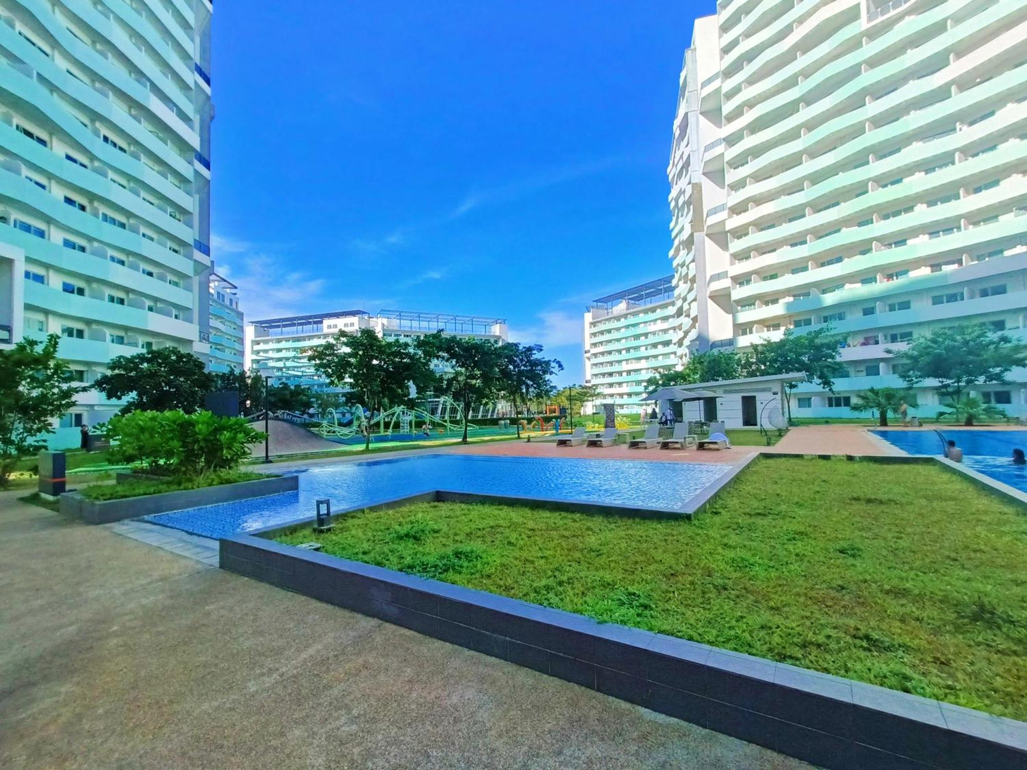 Alarics Place * Manila