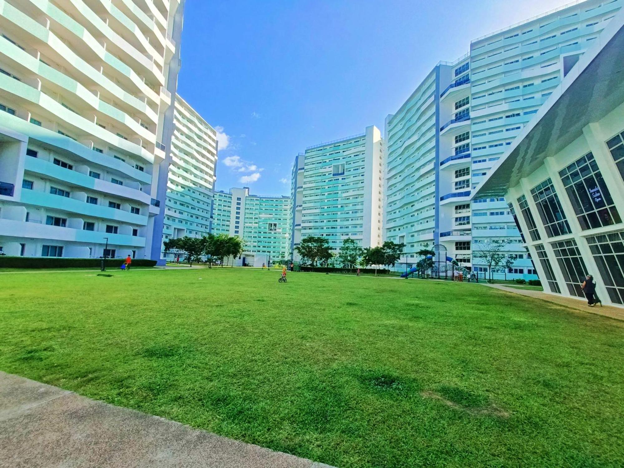 Alarics Place * Manila