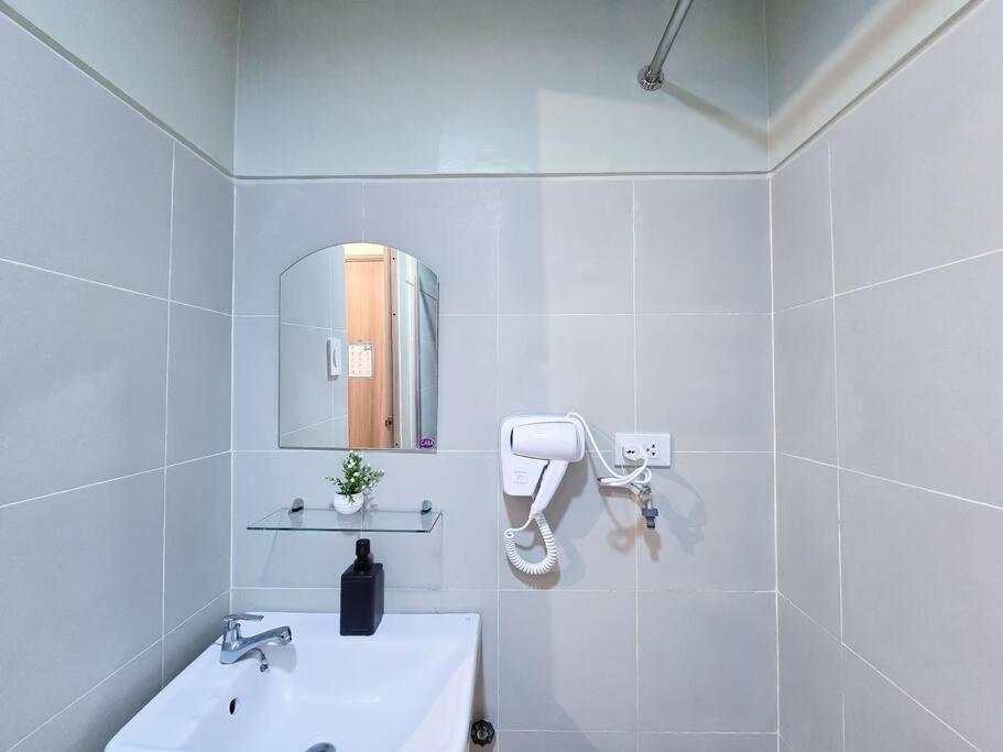 Apartment 1br Unit Condotel W Balcony Fame Residences -fm39