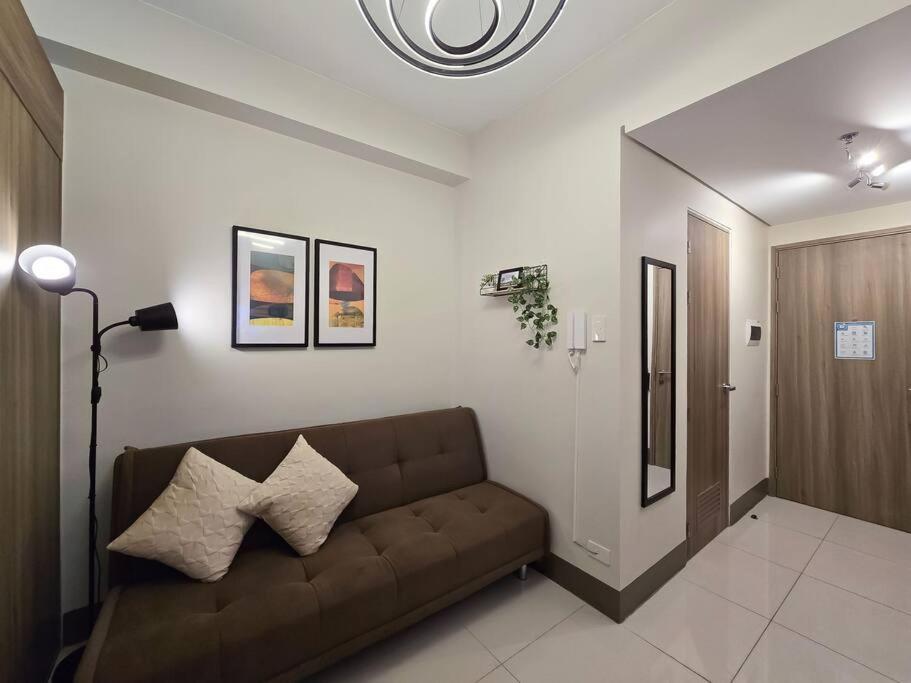 1br Unit Condotel W Balcony Fame Residences -fm39 Manila