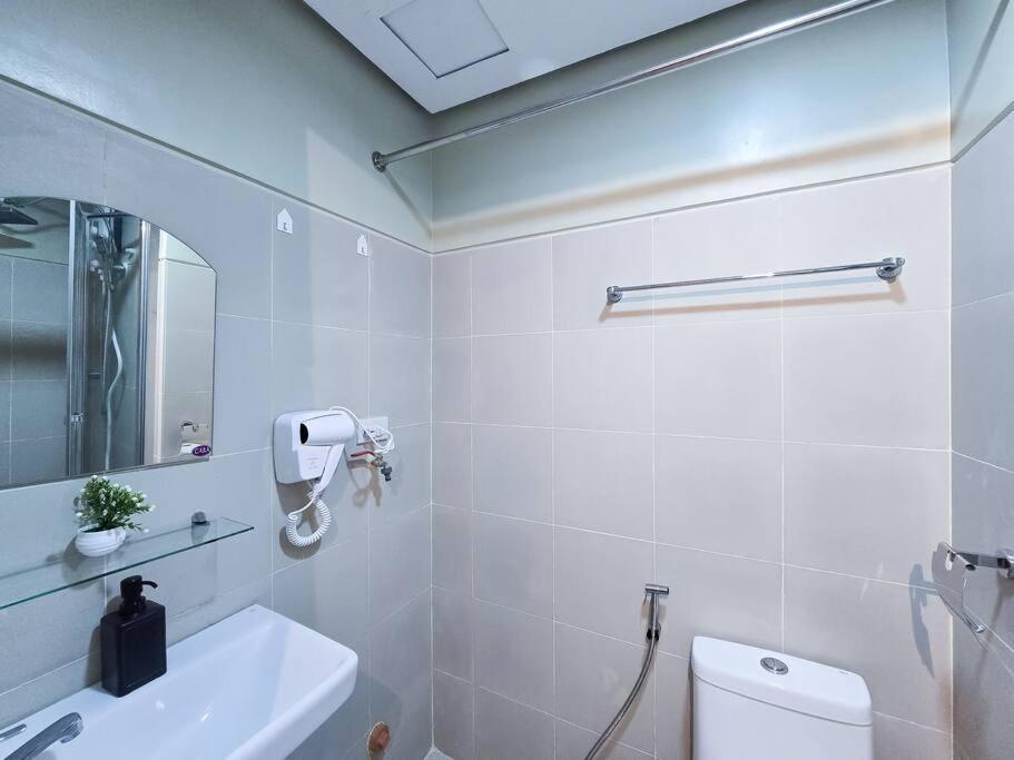 1br Unit Condotel W Balcony Fame Residences -fm39 Manila