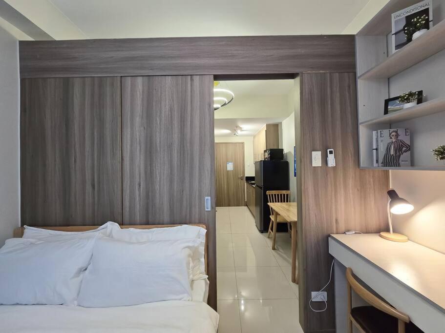 1br Unit Condotel W Balcony Fame Residences -fm39