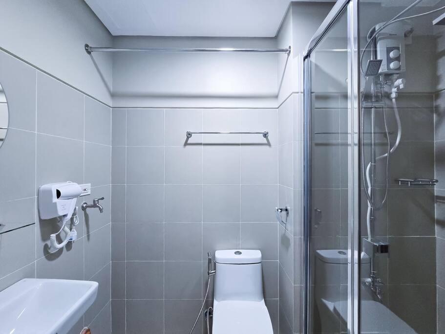 1br Unit Condotel W Balcony Fame Residences -fm33 Apartment Manila