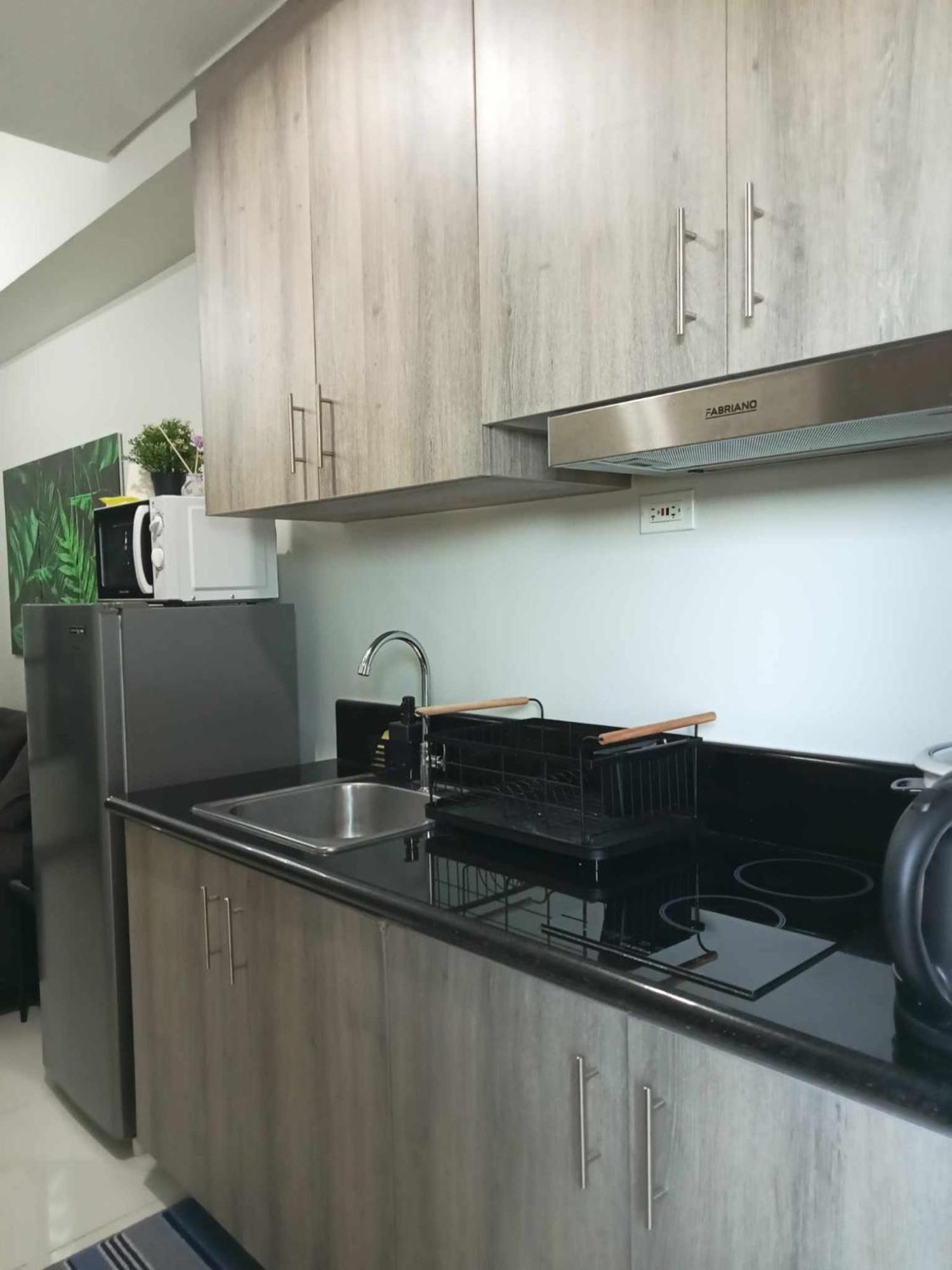 Free Wi-fi Luxurious Haven By The Bay - 2br Near Moa Picc Ccp Apartment *