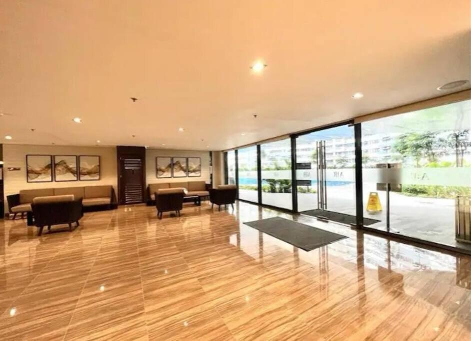 Air Residences - Elevate Escapes Makati, Location * Manila