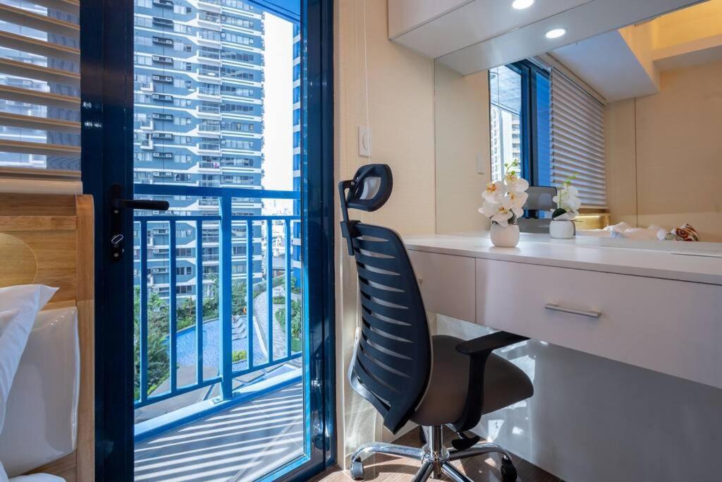 Air Residences - Elevate Escapes Makati, Location * Manila