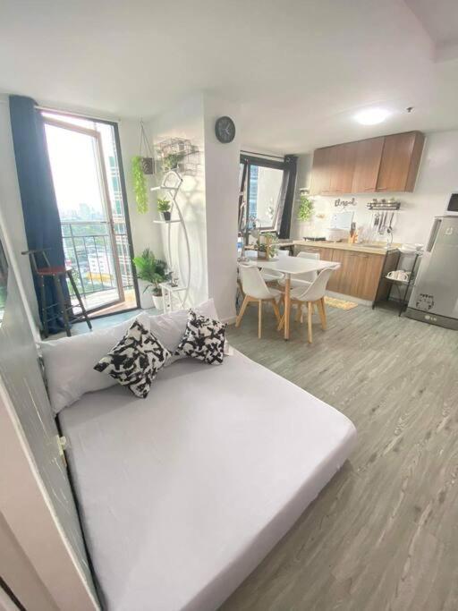 Apartment 180 Degree View In Ortigas *