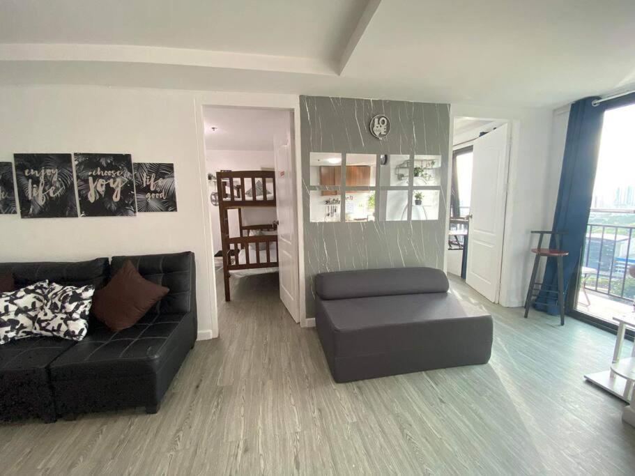 180 Degree View In Ortigas Apartment