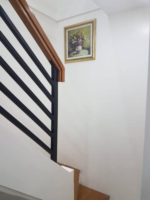 Apartment Loft Style Unit In Makati With Netflix Wifi