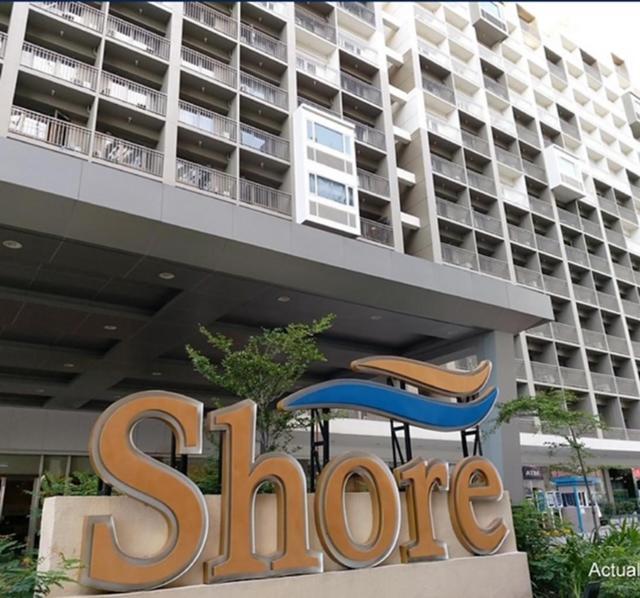 Apartment Big Cut End-unit In Shore Residences