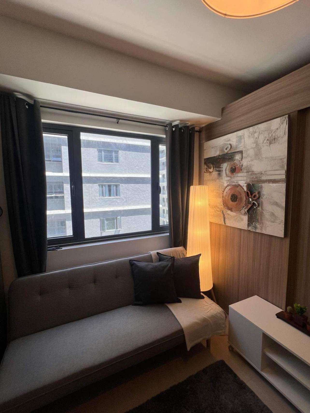 Shore 2 Residences High Speed Internet Walking Distance To Moa And Ikea Apartment