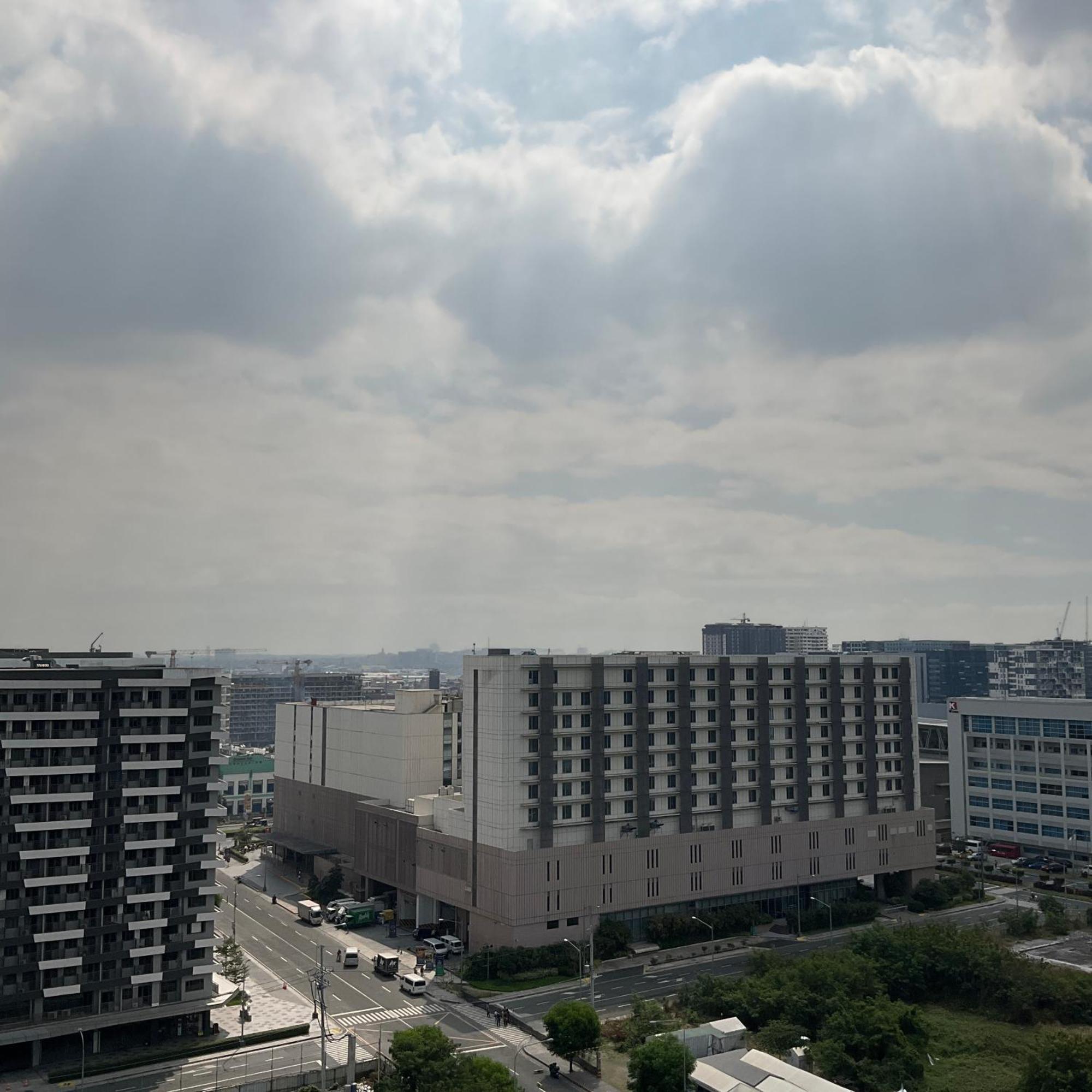 Sea Residences In Near Mall Of Aparthotel