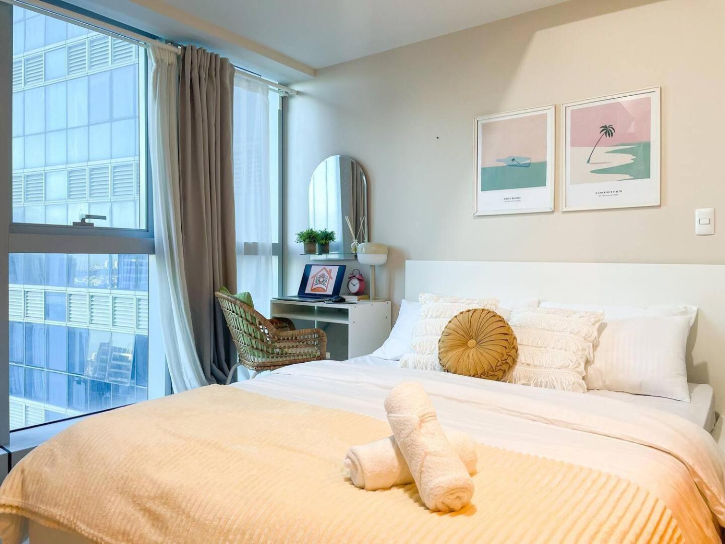 Luxurious Modern Bgc At Uptown #upt131h Holiday home *