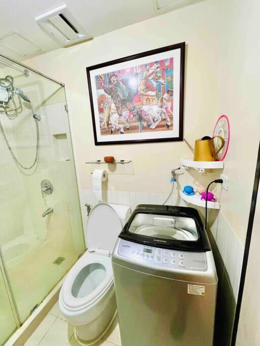 2-bedroom With Balcony In A Setting - H Ivory Apartment *