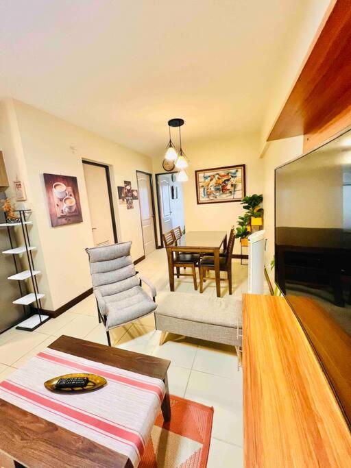 Apartment 2-bedroom With Balcony In A Setting - H Ivory *