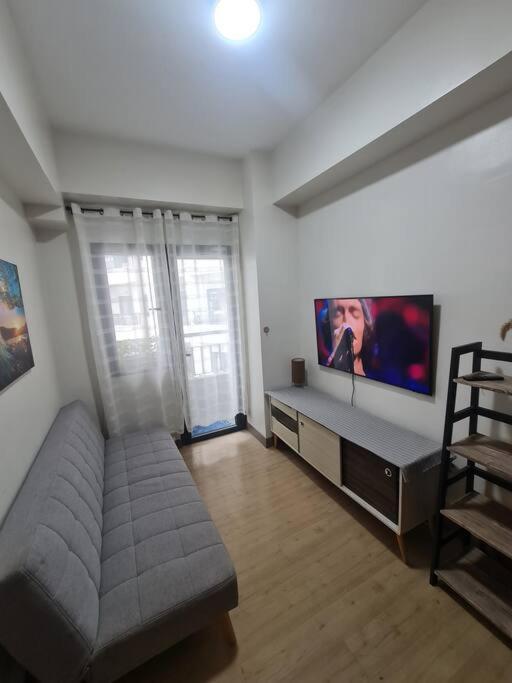 Apartamento Paranaque Chic Corner Retreat