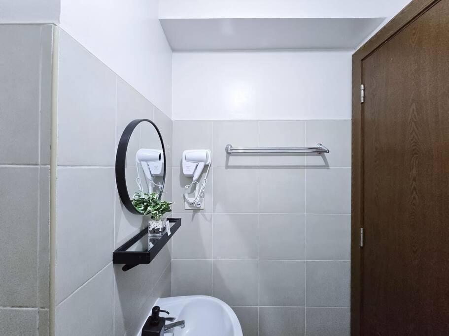 1br Condotel Ridgewood Towers Taguig #rw14 * Manila