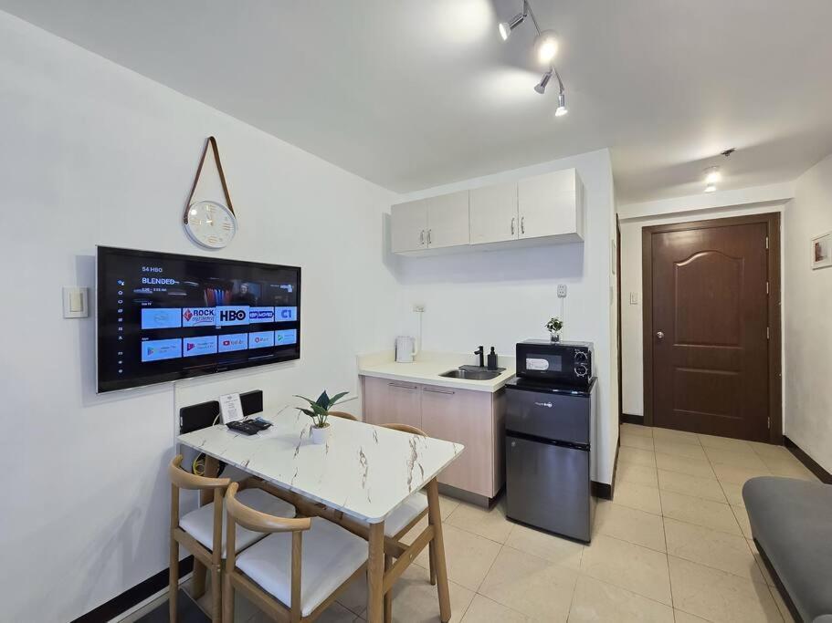 Apartment 1br Condotel Ridgewood Towers Taguig #rw14 Manila