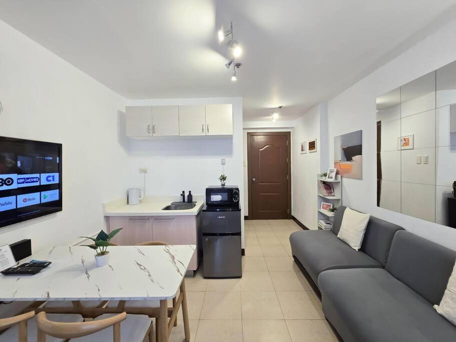 1br Condotel Ridgewood Towers Taguig #rw14 *