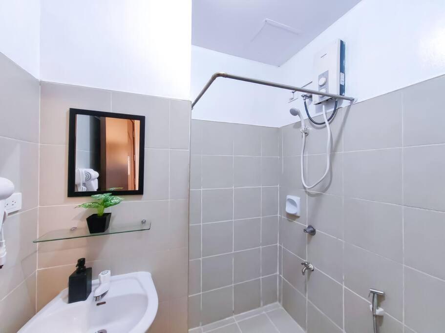 1br Condotel Ridgewood Towers Taguig #rw04