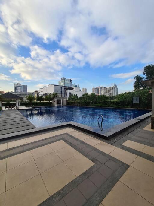 Torre De Unit 1720 Taft Avenue Unit 1720 Apartment