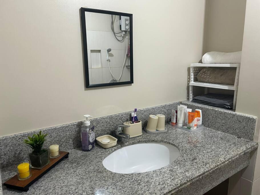 Spacious 2-bedroom In Taguig Apartamento *