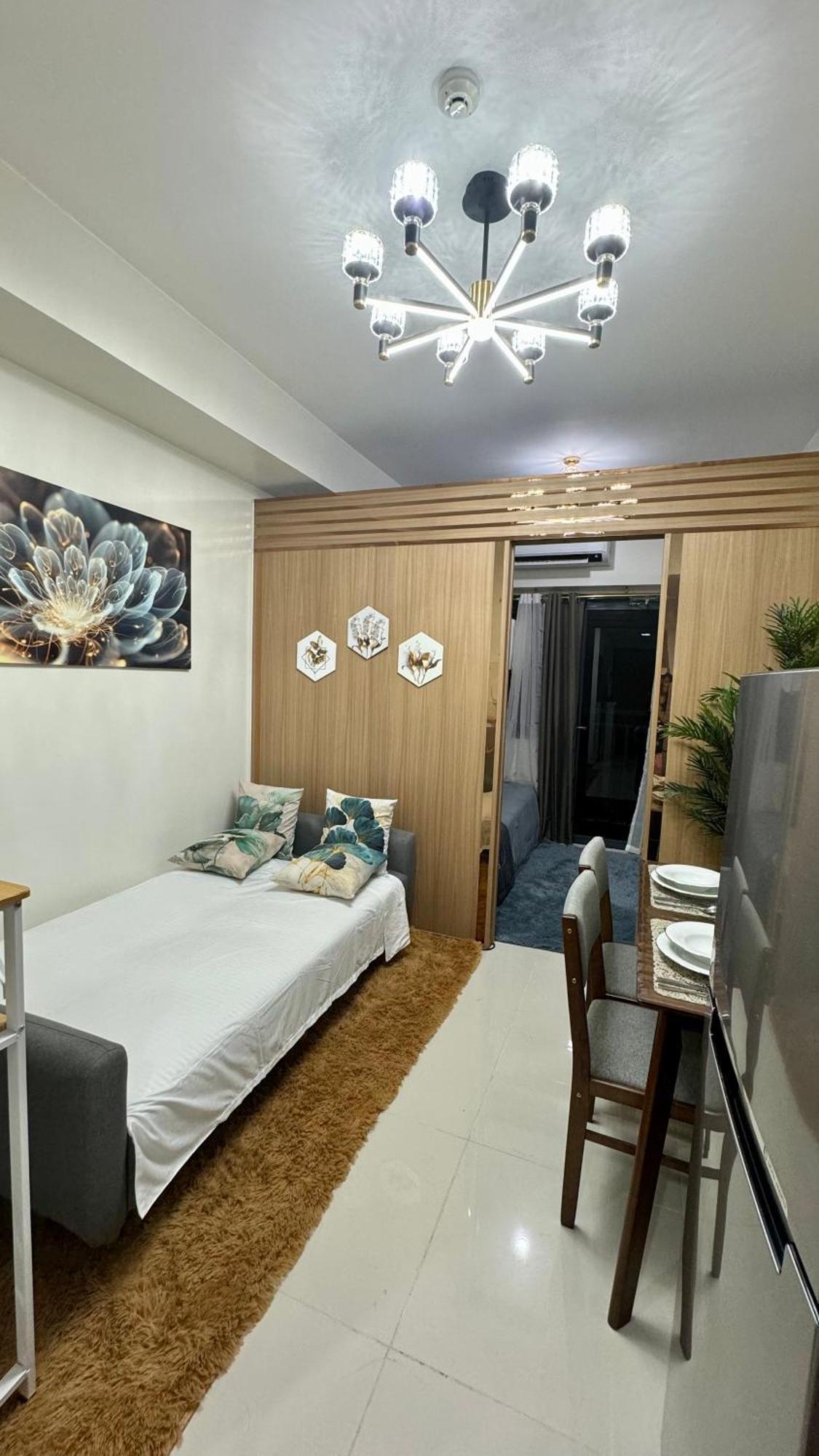 The Goodvibes Condotel Red Residences Makati Apartment