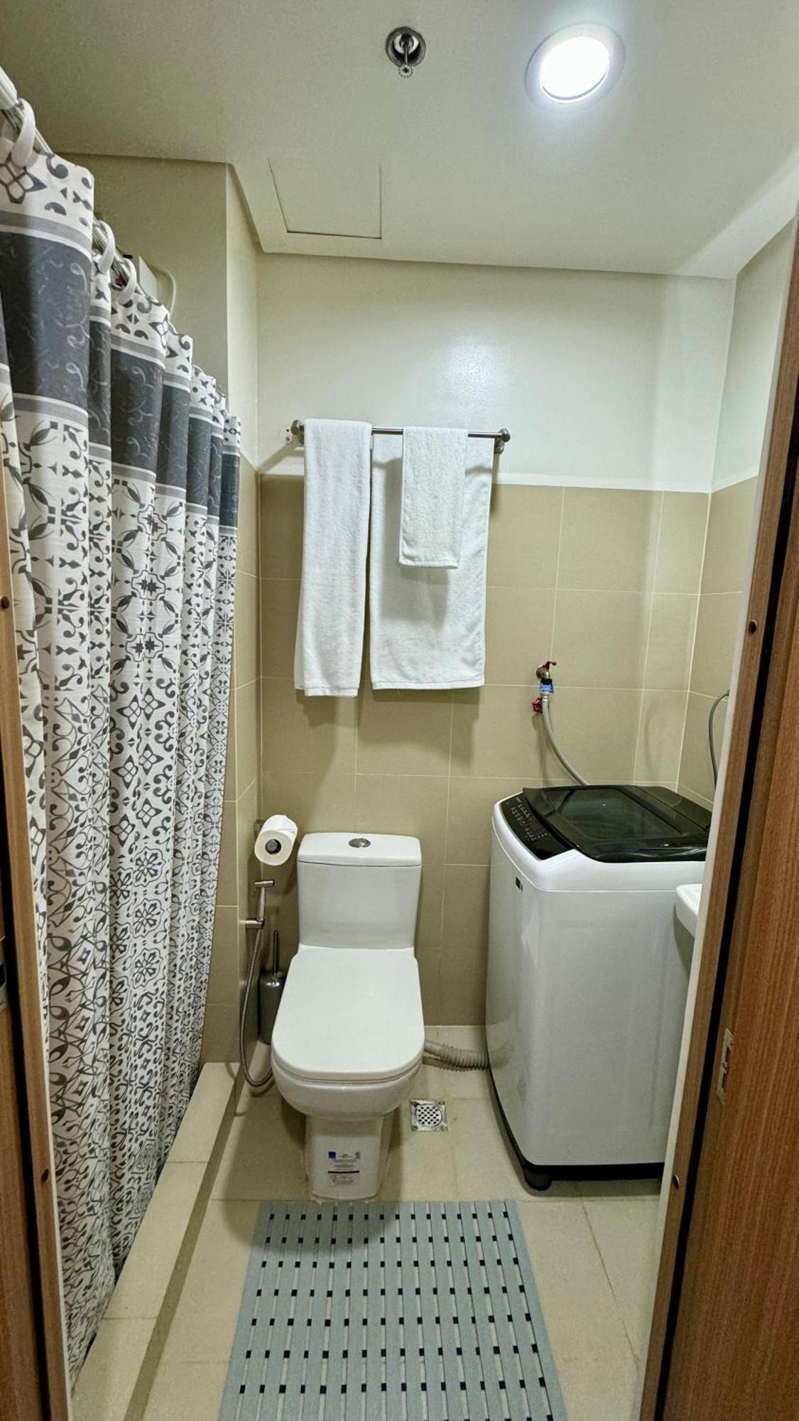 The Goodvibes Condotel Red Residences Makati * Manila