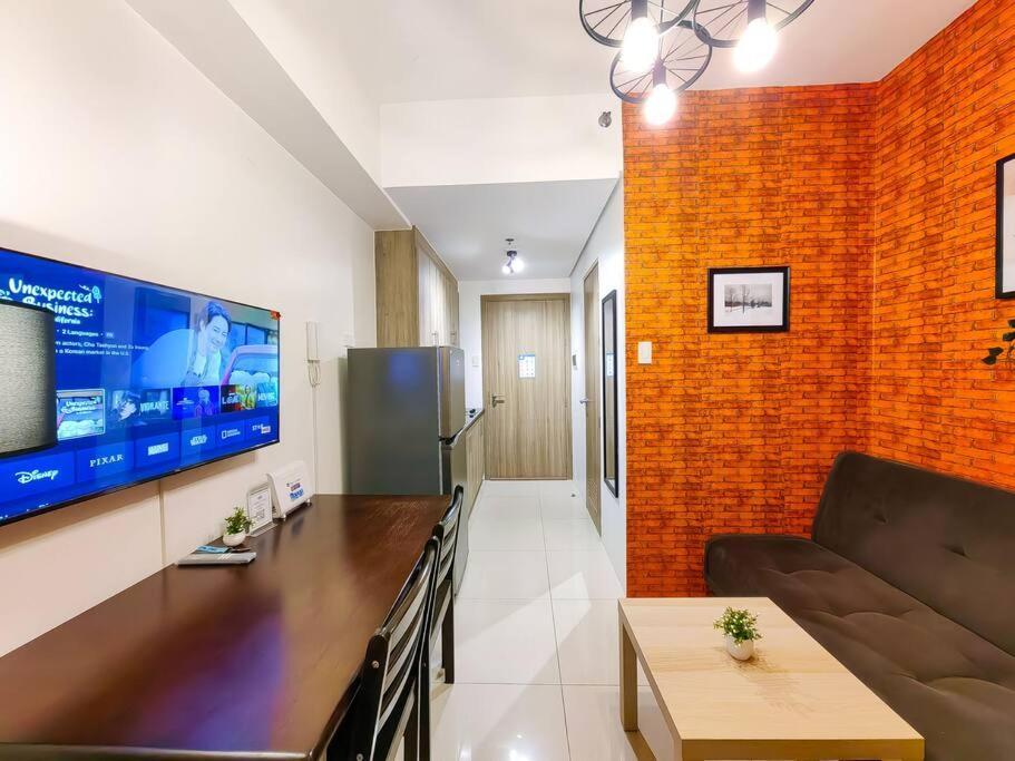 1br Unit Condotel W Balcony Fame Residences -fm04 Apartment Manila