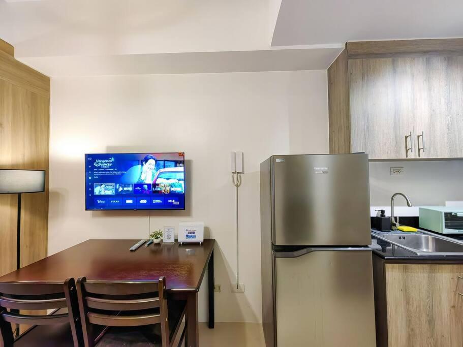 1br Unit Condotel W Balcony Fame Residences -fm04
