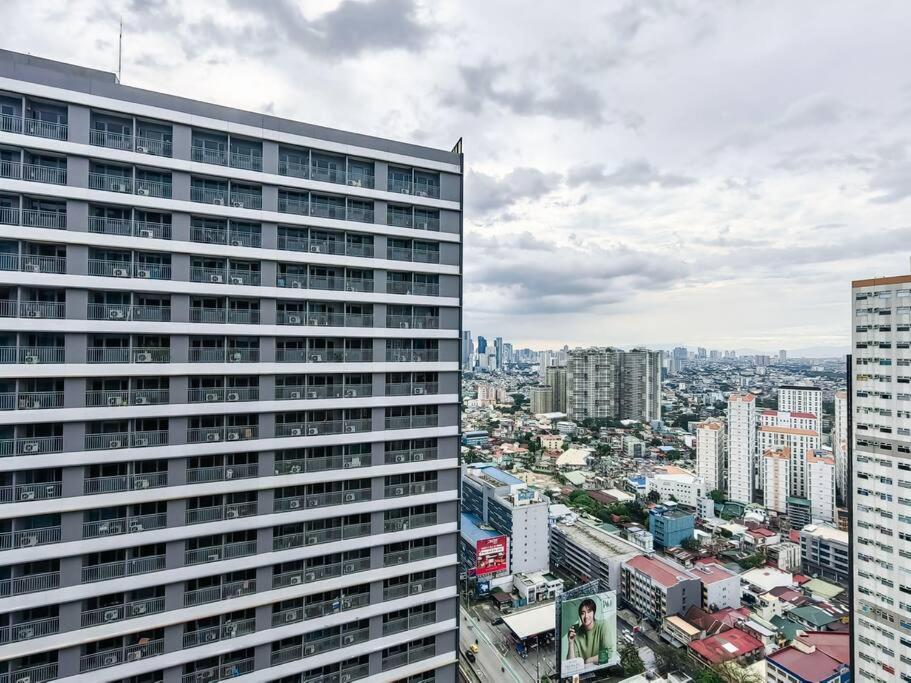 Apartment 1br Unit Condotel W Balcony Fame Residences -fm04