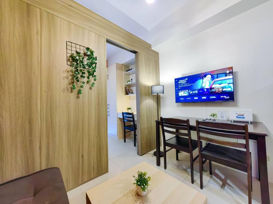 1br Unit Condotel W Balcony Fame Residences -fm04