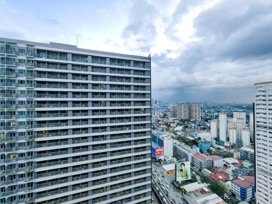 1br Unit Condotel W Balcony Fame Residences -fm04 Apartment *
