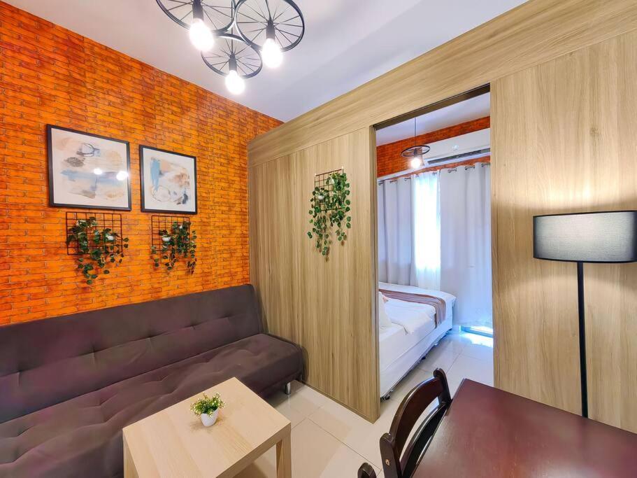 1br Unit Condotel W Balcony Fame Residences -fm04 Manila