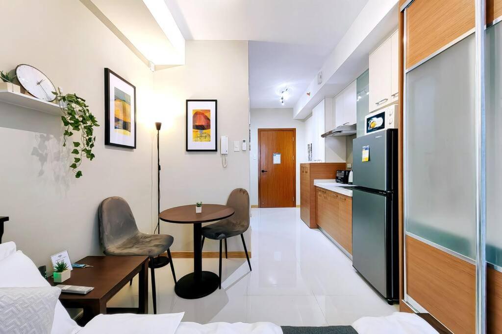 1br Condotel At Sunshine100 Plaza #ss07 * Manila