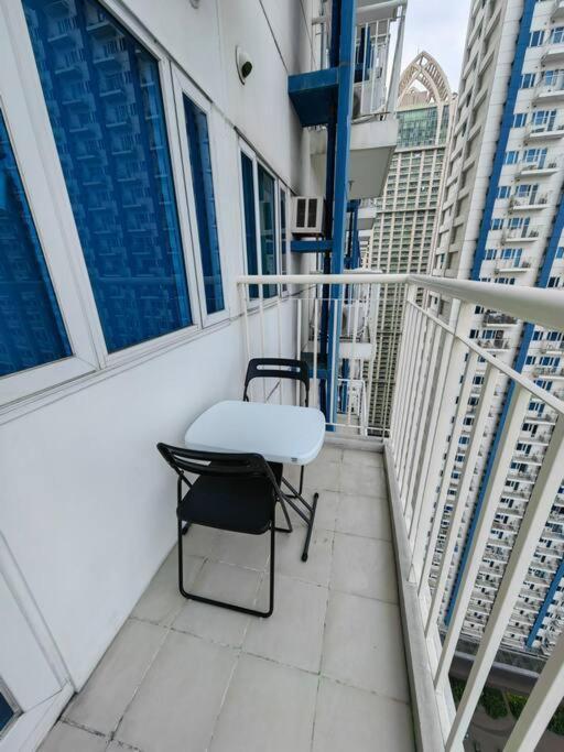 1br Condotel W Balcony Sm Light Residences -lt04 Apartment *