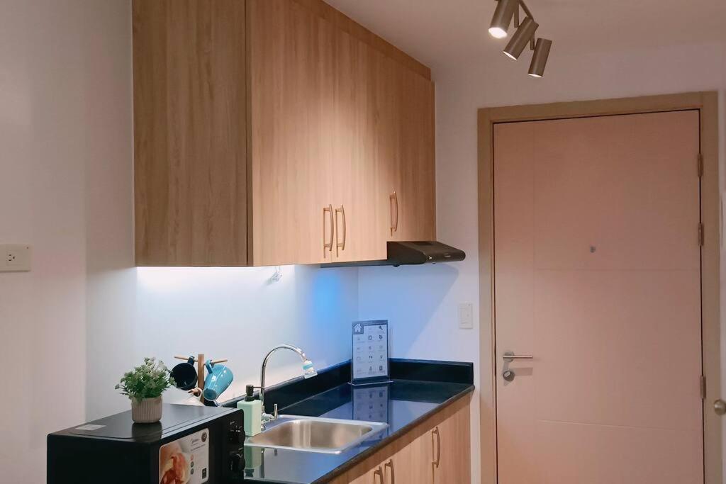 1br Condotel W Balcony Sm Light Residences -lt04 * Manila