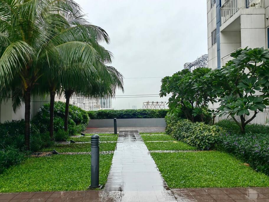 1br Condotel W Balcony Sm Light Residences -lt04