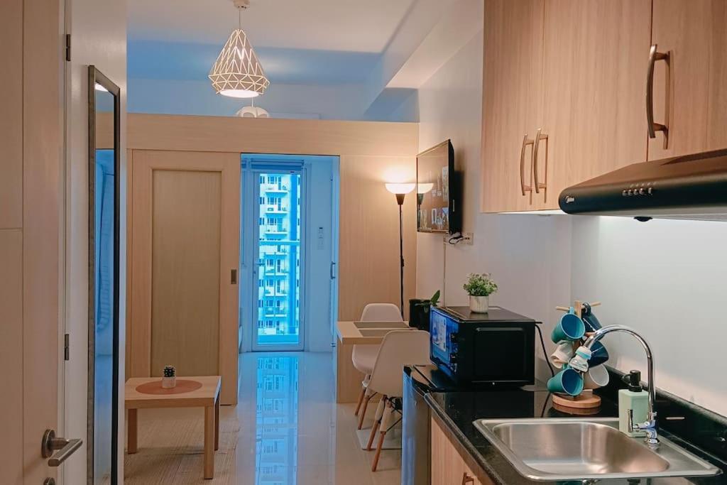 1br Condotel W Balcony Sm Light Residences -lt04